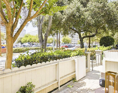 965 E Del Mar Boulevard - Photo Thumbnail 2