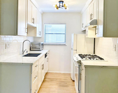 965 E Del Mar Boulevard - Photo Thumbnail 17