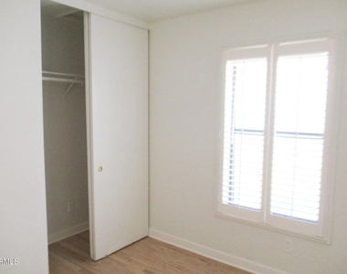 965 E Del Mar Boulevard - Photo Thumbnail 10