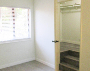 965 E Del Mar Boulevard - Photo Thumbnail 24