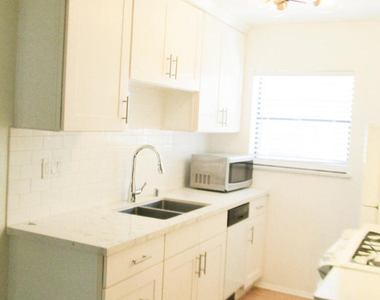 965 E Del Mar Boulevard - Photo Thumbnail 16