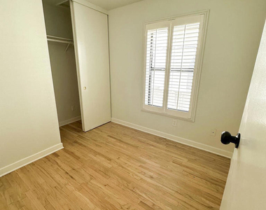 965 E Del Mar Boulevard - Photo Thumbnail 9