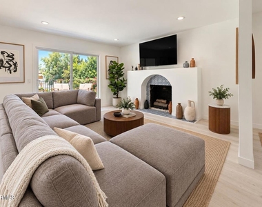 10332 Woodbridge Street - Photo Thumbnail 4