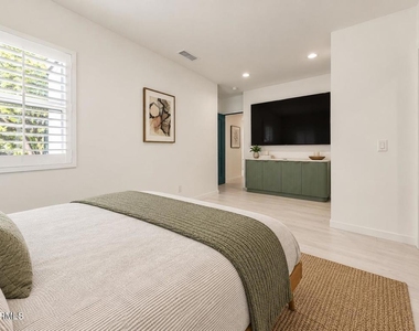 10332 Woodbridge Street - Photo Thumbnail 18