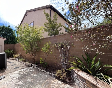 63 Elmdale - Photo Thumbnail 23