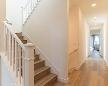301 Baluster - Photo Thumbnail 9