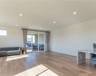 301 Baluster - Photo Thumbnail 22