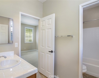 25 Thorp Spring - Photo Thumbnail 27