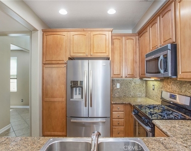25 Thorp Spring - Photo Thumbnail 10