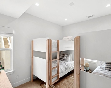109 Onyx Avenue - Photo Thumbnail 16