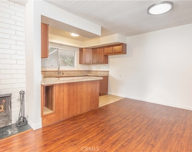329 Orizaba Avenue - Photo Thumbnail 11