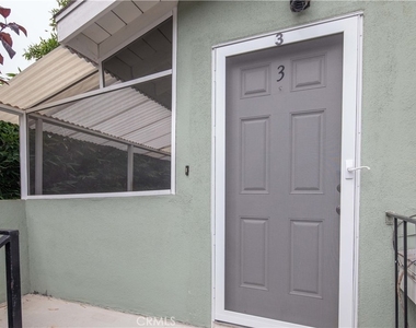 329 Orizaba Avenue - Photo Thumbnail 4