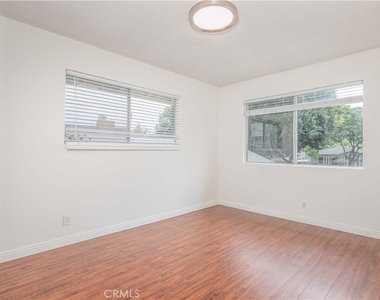 329 Orizaba Avenue - Photo Thumbnail 22