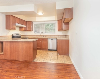 329 Orizaba Avenue - Photo Thumbnail 14