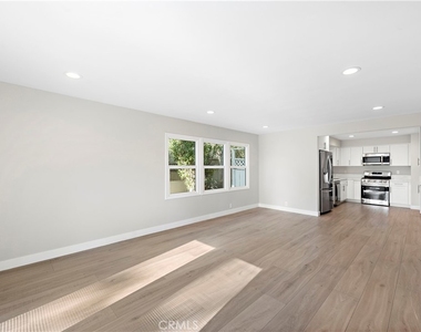 432 N Coast - Photo Thumbnail 2