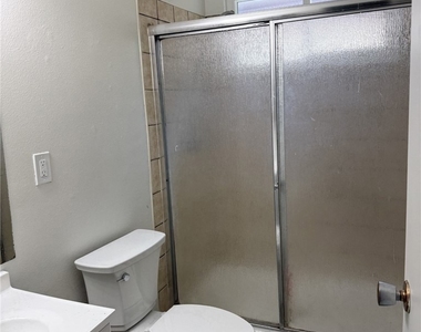 2545 Lime St - Photo Thumbnail 5