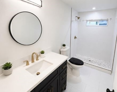 5843 Lanto St - Photo Thumbnail 5