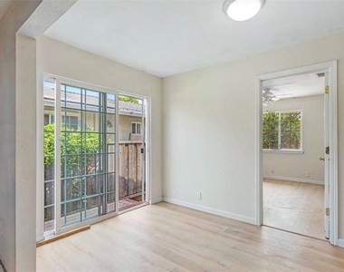 455 Maple Avenue - Photo Thumbnail 11