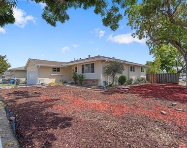455 Maple Avenue - Photo Thumbnail 20