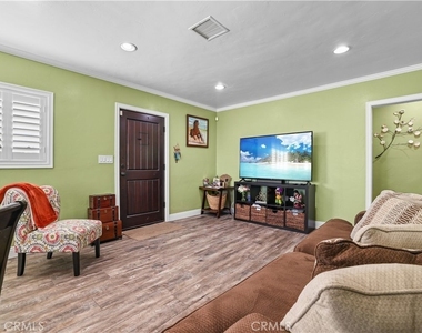 4106 Goodman Street - Photo Thumbnail 3