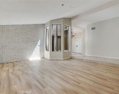 2123 Golden Hills - Photo Thumbnail 9