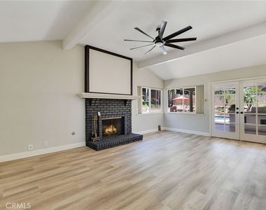 2123 Golden Hills - Photo Thumbnail 16