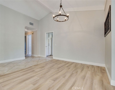 2123 Golden Hills - Photo Thumbnail 11