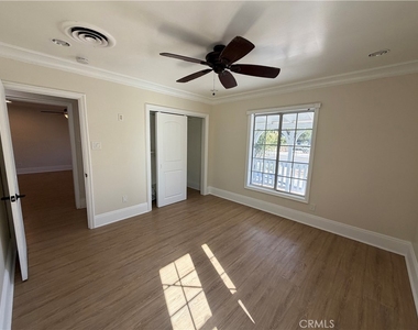 9384 Fontana Ave - Photo Thumbnail 8