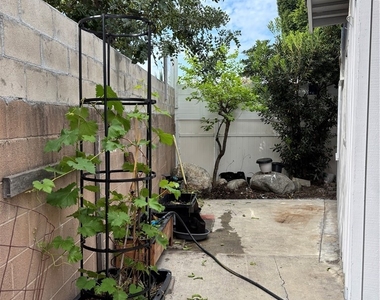 130 E Sycamore - Photo Thumbnail 21