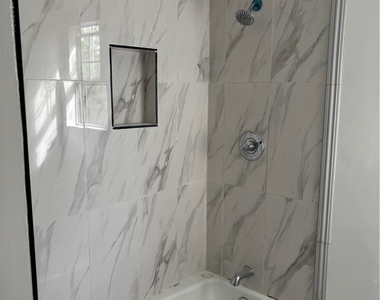 130 E Sycamore - Photo Thumbnail 14