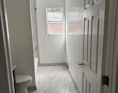 130 E Sycamore - Photo Thumbnail 13