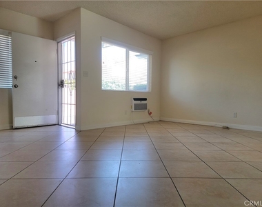 1116 W Duarte - Photo Thumbnail 3