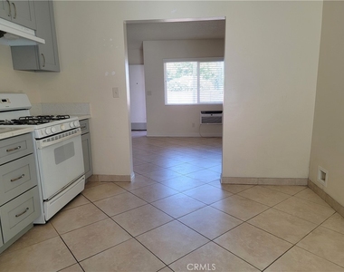1116 W Duarte - Photo Thumbnail 4