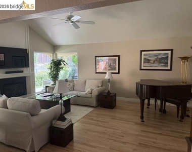 559 Morninghome Rd - Photo Thumbnail 2