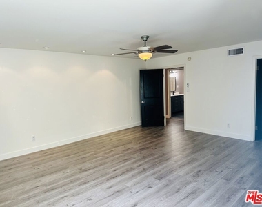4443 Saugus Avenue - Photo Thumbnail 19
