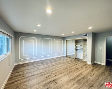 4443 Saugus Avenue - Photo Thumbnail 23