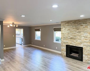 4443 Saugus Avenue - Photo Thumbnail 3