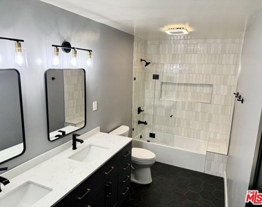 4443 Saugus Avenue - Photo Thumbnail 21