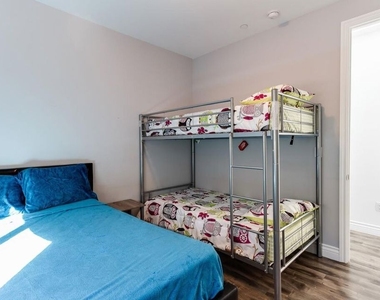 16001 Wyandotte Street - Photo Thumbnail 25