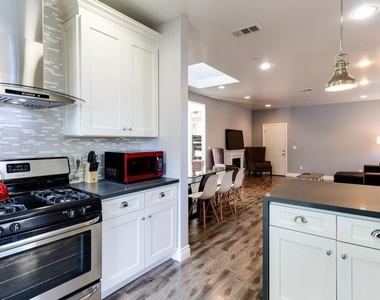 16001 Wyandotte Street - Photo Thumbnail 13