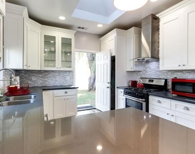 16001 Wyandotte Street - Photo Thumbnail 14
