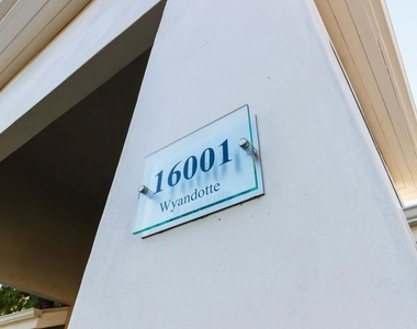 16001 Wyandotte Street - Photo Thumbnail 3