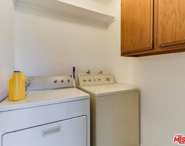 17100 Barneston Street - Photo Thumbnail 13