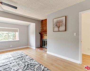 17100 Barneston Street - Photo Thumbnail 17