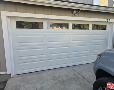 304 S Clark Drive - Photo Thumbnail 8