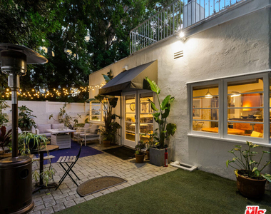 8467 Willoughby Avenue - Photo Thumbnail 37