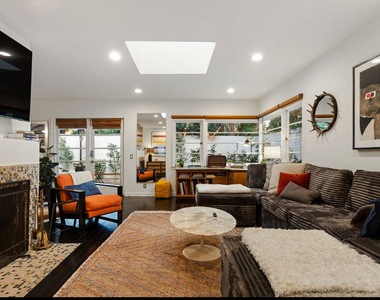 8467 Willoughby Avenue - Photo Thumbnail 2