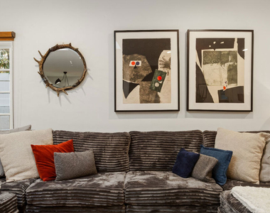 8467 Willoughby Avenue - Photo Thumbnail 8