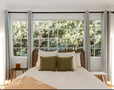 8467 Willoughby Avenue - Photo Thumbnail 18