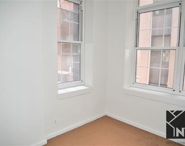 Fulton St - Photo Thumbnail 2